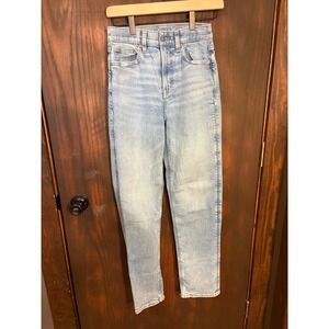 American Eagle Highest Rise 90s Boyfriend Jeans Light Wash Denim Womens Size 0
